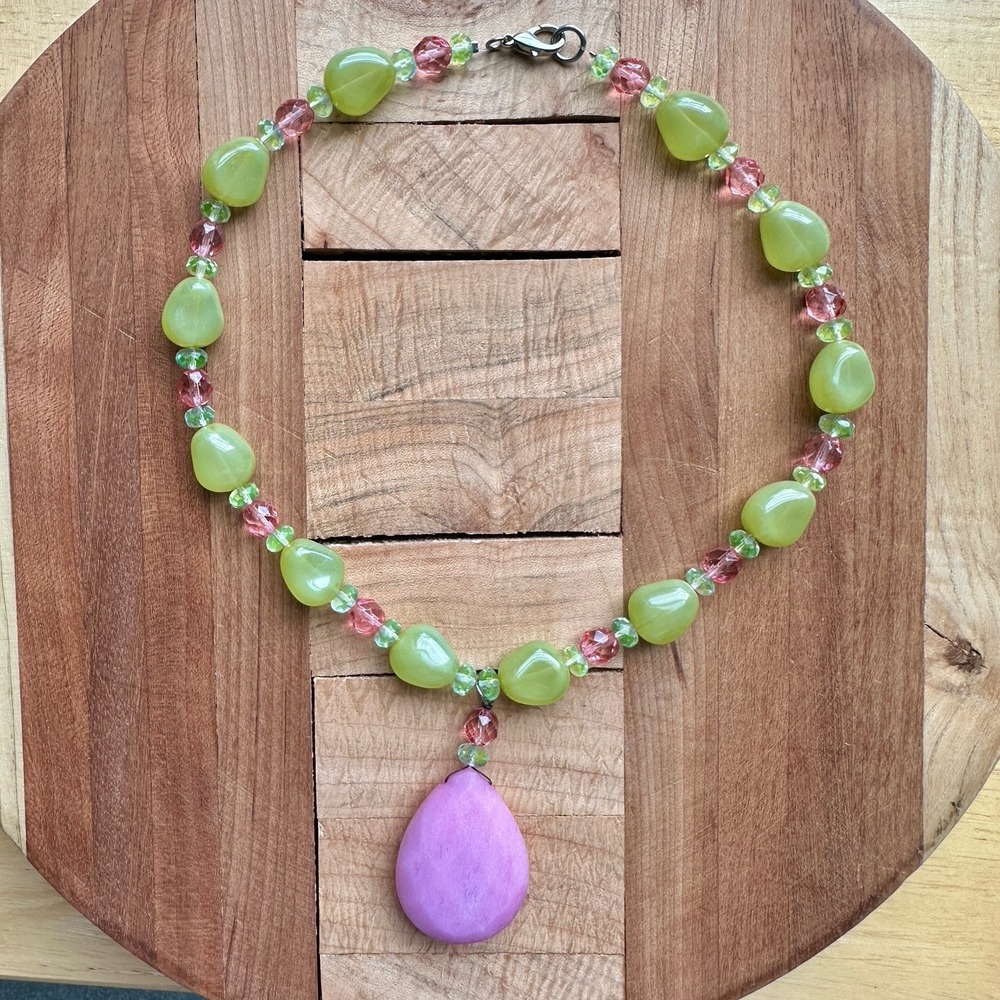 VTG Artisan Pendant Necklace 16.7 Inch Pink Green Dyed Quartz Crystal Glass Bead